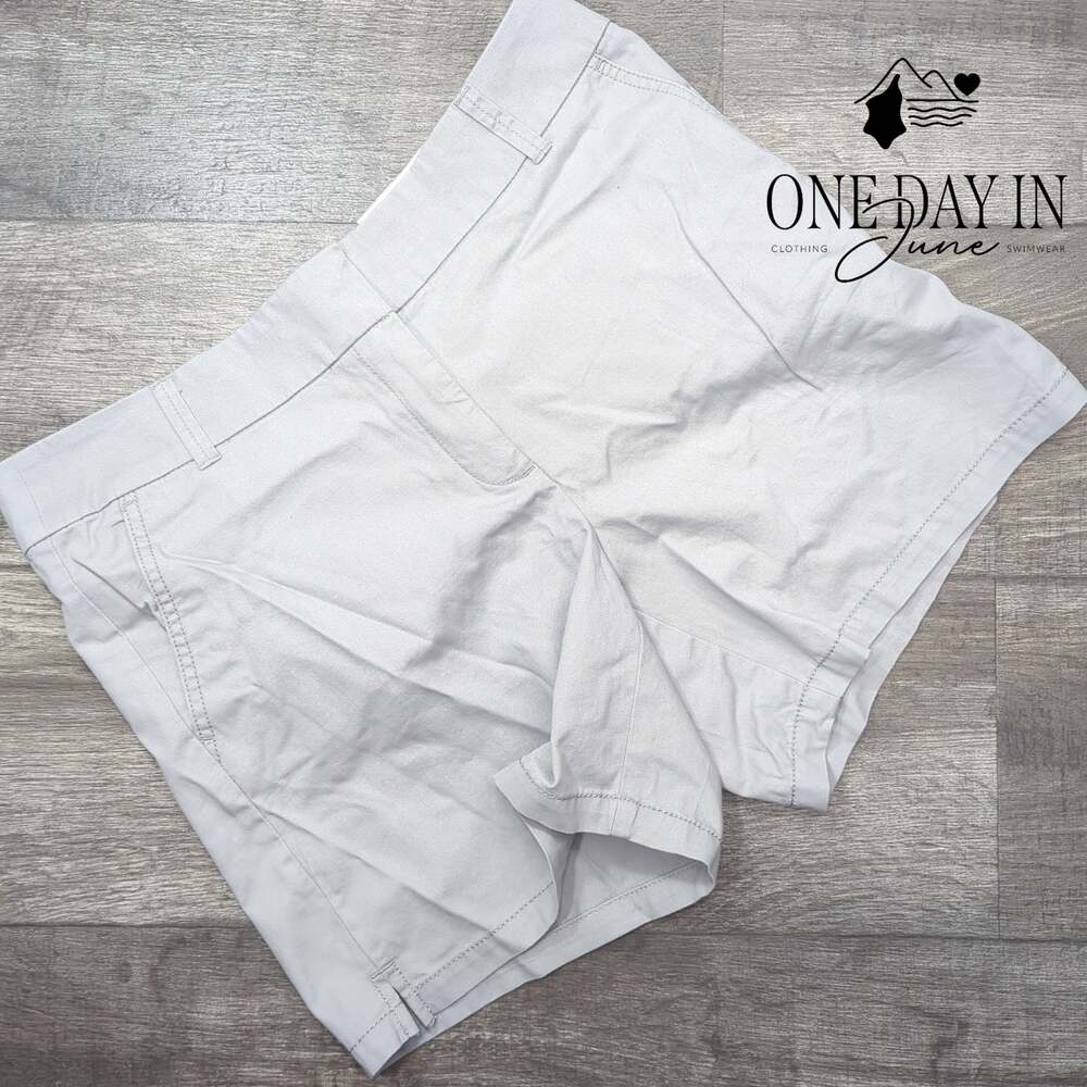 Loft Flat Front 6 Inch Shorts Light Gray NWT Size 10